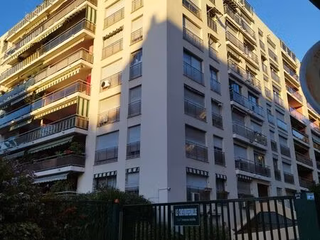 3 pieces 72 m2 boulevard armée des alpes