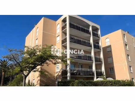 chemin des combes - studio en rez de jardin - parking - piscine