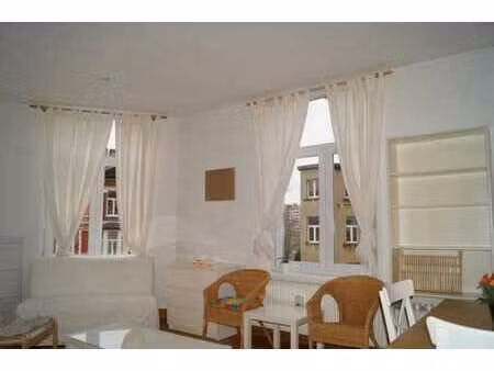 quartier europeen  superbe studio meublé de ± 40m²