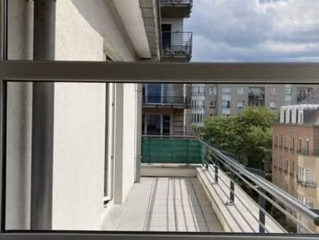 lumineux studio de 40m2 non meublé avec terrasse