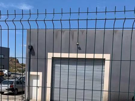 dépôt de stockage / commerce