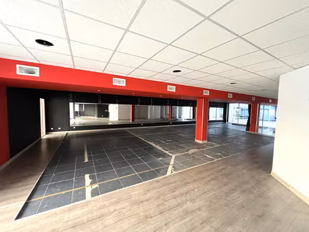 hyères - local commercial - 430m2