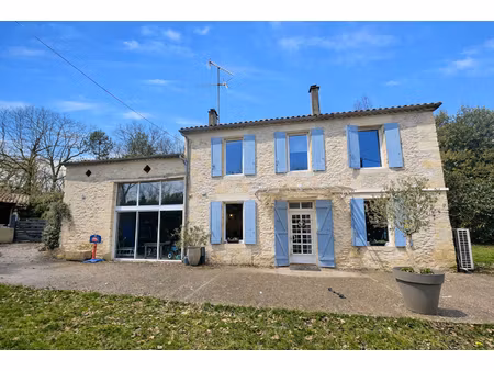 maison en pierre pleine de caractère