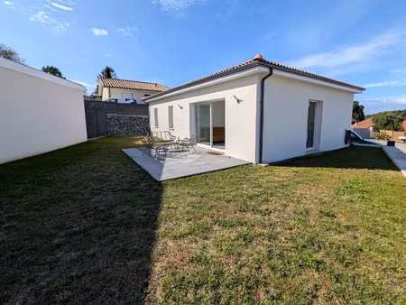 maison neuve  de plain pieds  avec garage