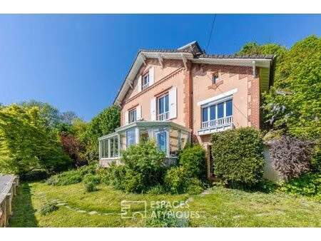 belle demeure familiale de caractère à proximité de l'isle-adam