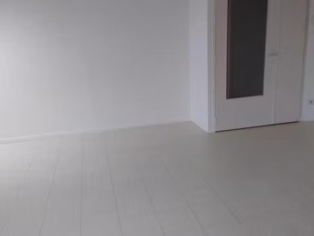 appartement 2 pièces 77 m²