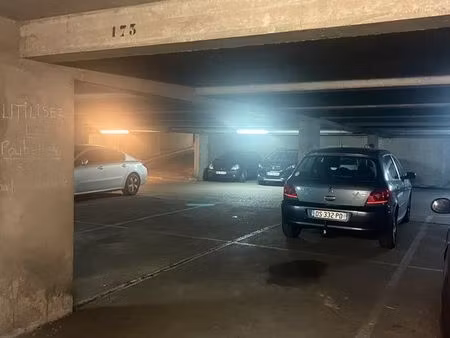 location place de parking souterain et securisee dans residence