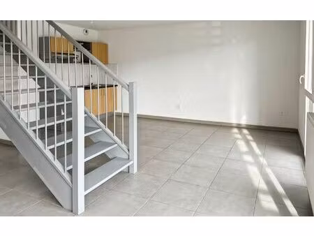 location appartement  65.29 m² t-3 à roques  717 €