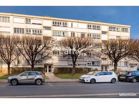 appartement 4 pièces 82 m²