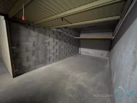 à louer garage fermé en sous-sol hyères (rue claude dura