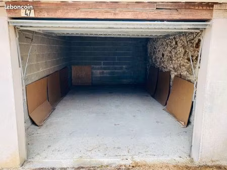 garage box stockage parking 18m2