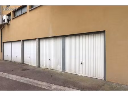 garage/box 12 m² saint parres aux tertres