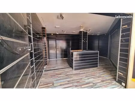 local commercial : emplacement numero 1 à port leucate