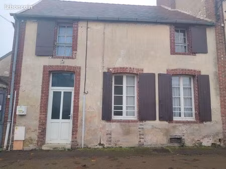 maison de ville 4 pièces – jardin clos – brienon-sur-armançon
