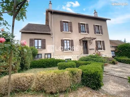 maison 7 pièces 159 m²