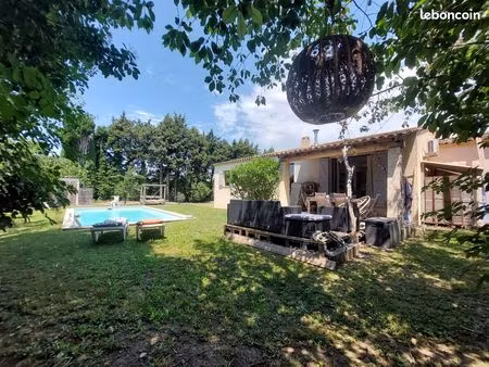 villa plain pied 4 ch + garage sur terrain 1740m2 hors lotissement avec piscine