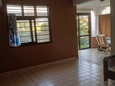 a vendre grand f2 calme