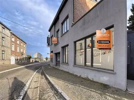 a deux pas du centre-ville: immeuble mixte (avec revenus loc