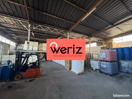 local industriel 900 m²