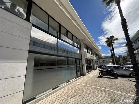 local commercial 150 m² puget-sur-argens