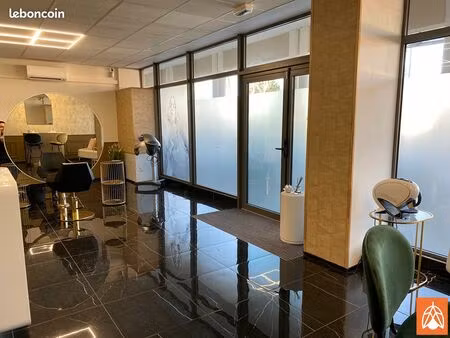 local commercial 65 m² salon de provence