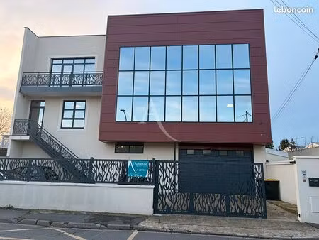 bureaux 182 m² drancy
