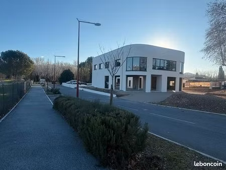 local professionnel ou commercial à louer