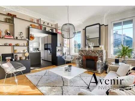 maison 8 pièces 365 m²