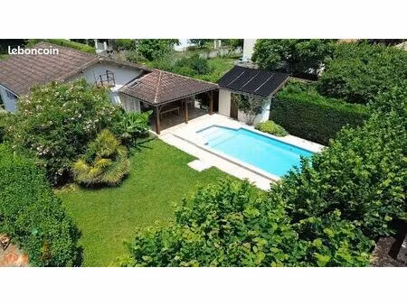 maison de plain pied avec jardin piscine