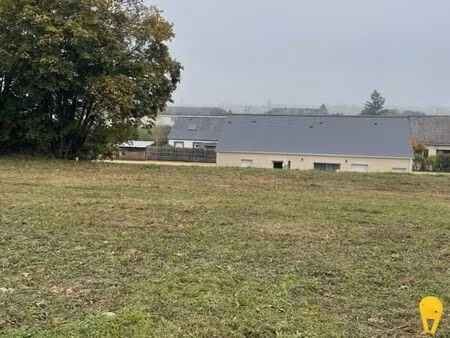 terrain 373 m² lezigne