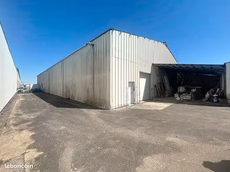 batiment 500m² stockage + batiment local et stockage extérieur