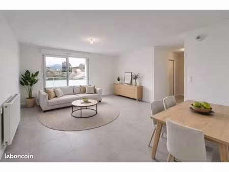 à 800 m de la place du marché de poisat – t3 récent au calme