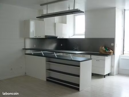 à louer – appartement t3 de 59 m² – centre-ville de pontacq