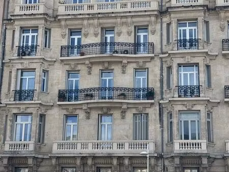 loue magnifique appartement place de la liberté