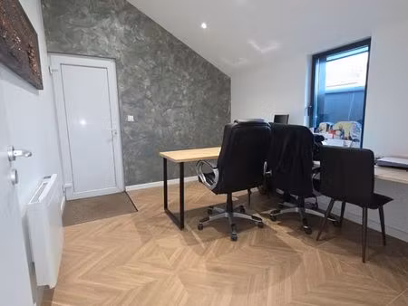 bureau 11 m² à louer dans showroom carrelage & sanitaires – troyes / la rivière-de-corps
