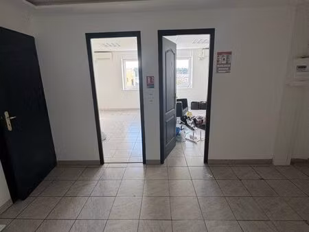 la garde - local 41 m2 + wc + parking