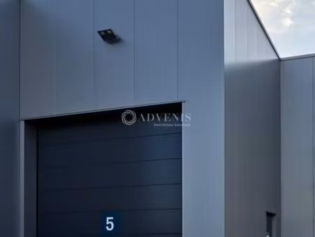 local logistique 310 m²