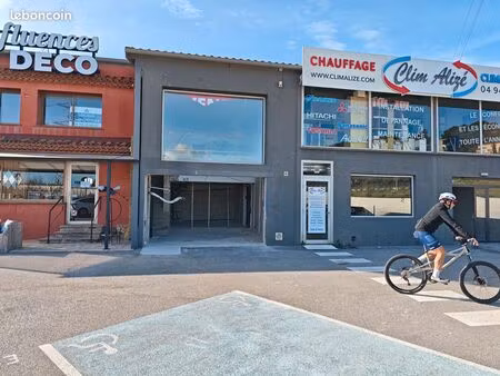 local commercvial 60m2 sortie d'autoroute entré sanary