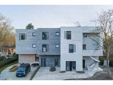 nouvelle maison avec grand jardin près de st-pieters