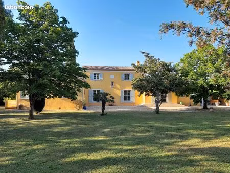a hyères  mas provençal et gites  26 pièces 460 m²  sur parc 4000m²