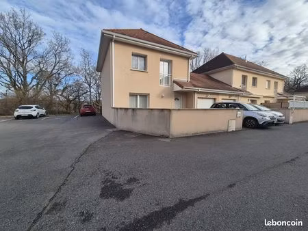 maison récente proche lescar