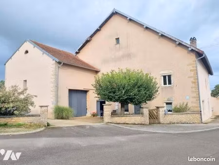 maison 10 pièces 243 m²