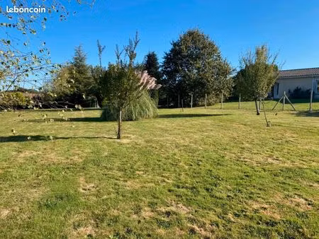 terrain 1 050 m² camarsac
