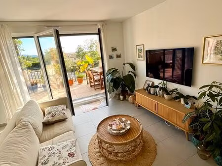 t3 neuf baigné de lumière – quartier saint mitre/saint anne