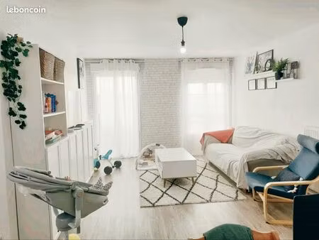 appartement f4 meublé - denier étage - résidence récente - 80m2 + place de parking au sous