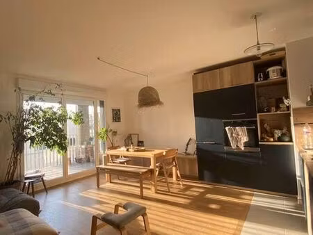 appartement meublé clair et lumineux / en face de fiminco