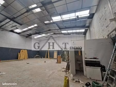 local industriel 270 m²