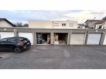 lot de 2 garages à louer