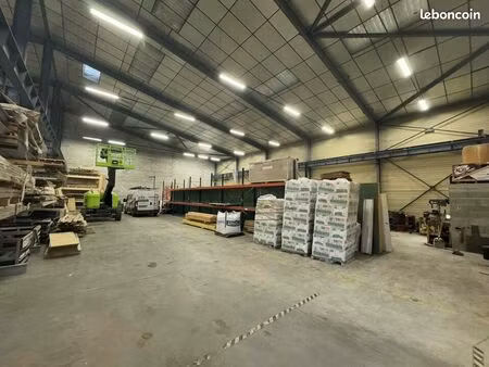 local d'activité 600 m²