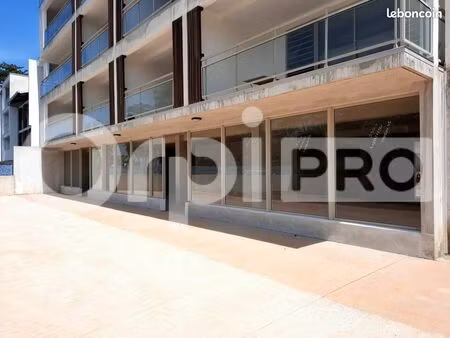 local commercial 105 m²